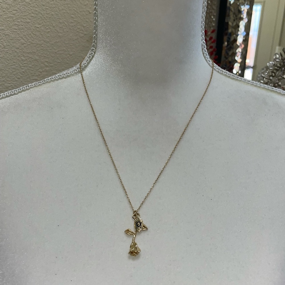 Very cute adjustable necklace with rose pendant